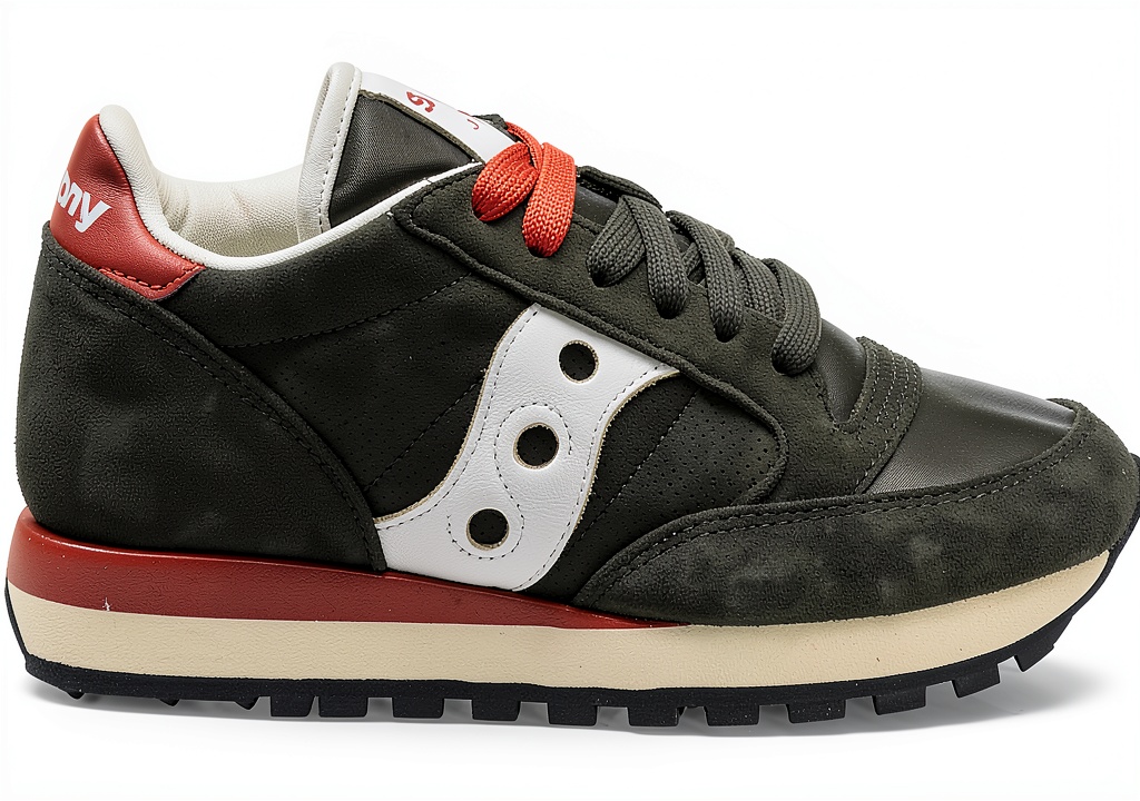 Saucony Jazz S70787-3 in verde panna su sfondo urbano